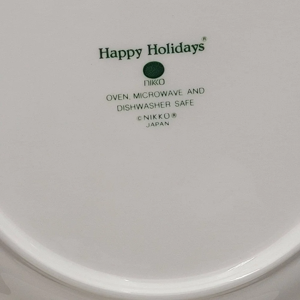 Set of 2 Nikko Happy Holidays Christmas Swirl Dinner Plates 10.75